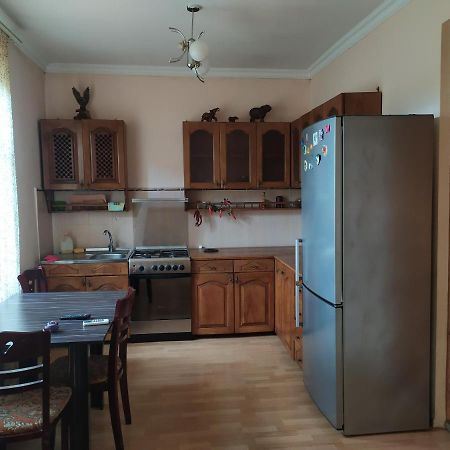 Guesthouse Mira Гагра Екстериор снимка