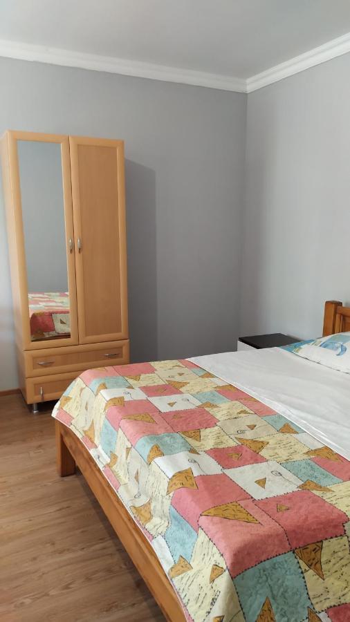 Guesthouse Mira Гагра Екстериор снимка