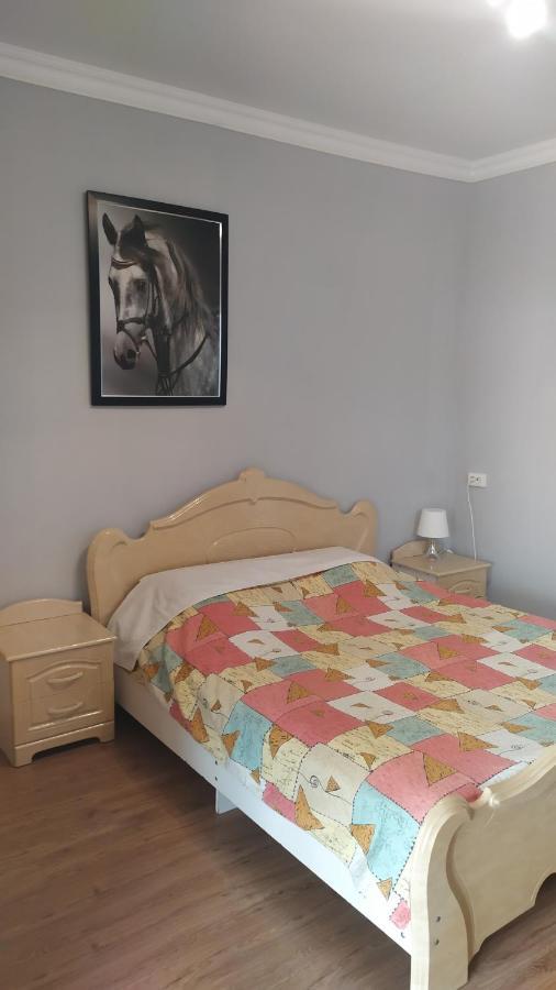 Guesthouse Mira Гагра Екстериор снимка