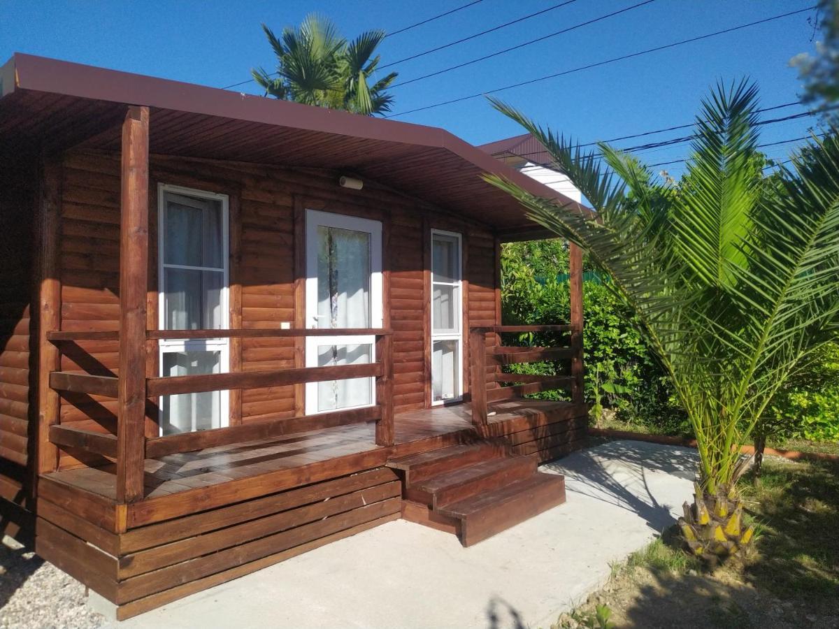 Guesthouse Mira Гагра Екстериор снимка