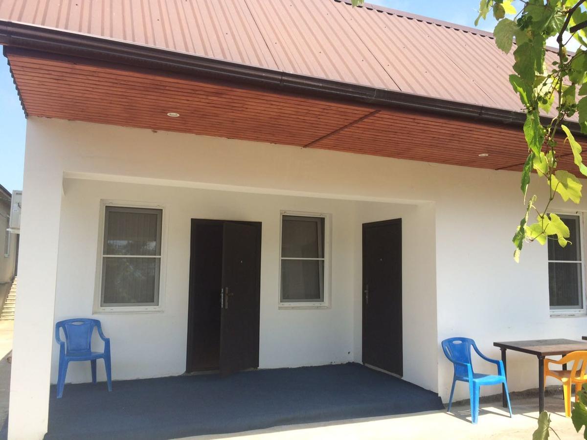 Guesthouse Mira Гагра Екстериор снимка